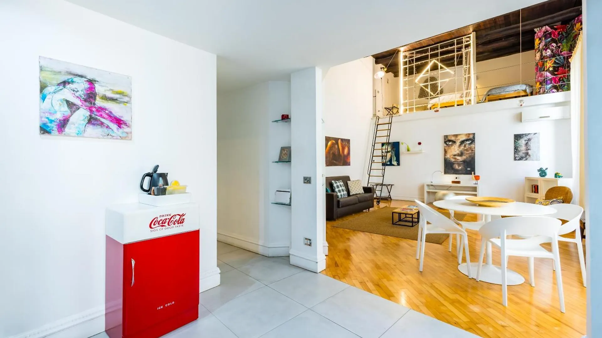 Gorgeous Loft By Napoliapartments 0*, Naples Italy