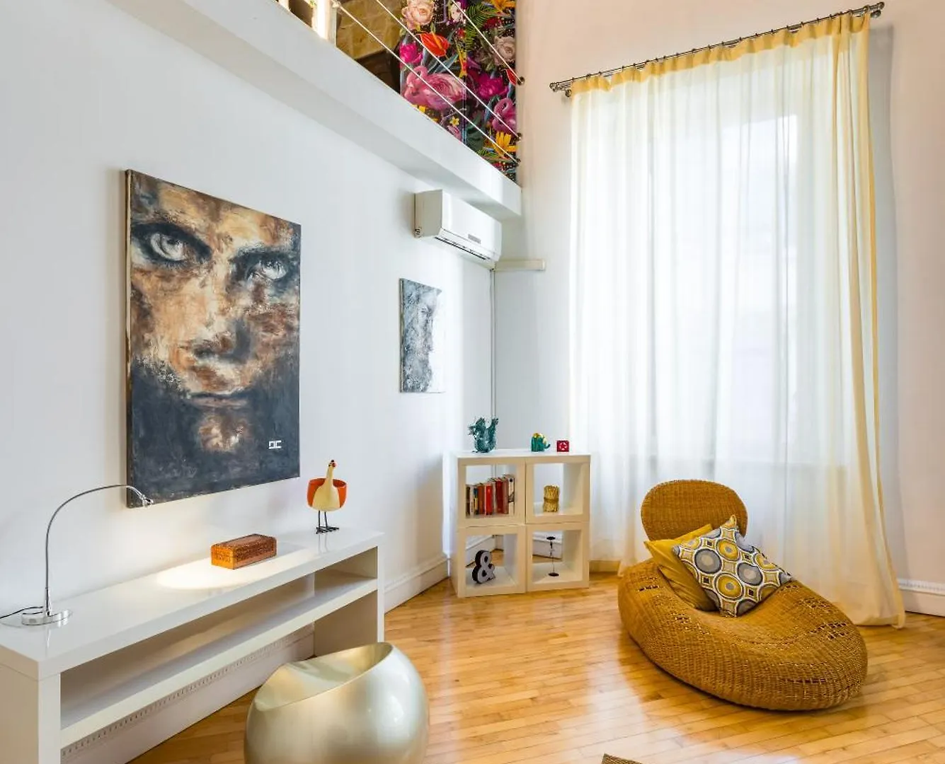 Gorgeous Loft By Napoliapartments