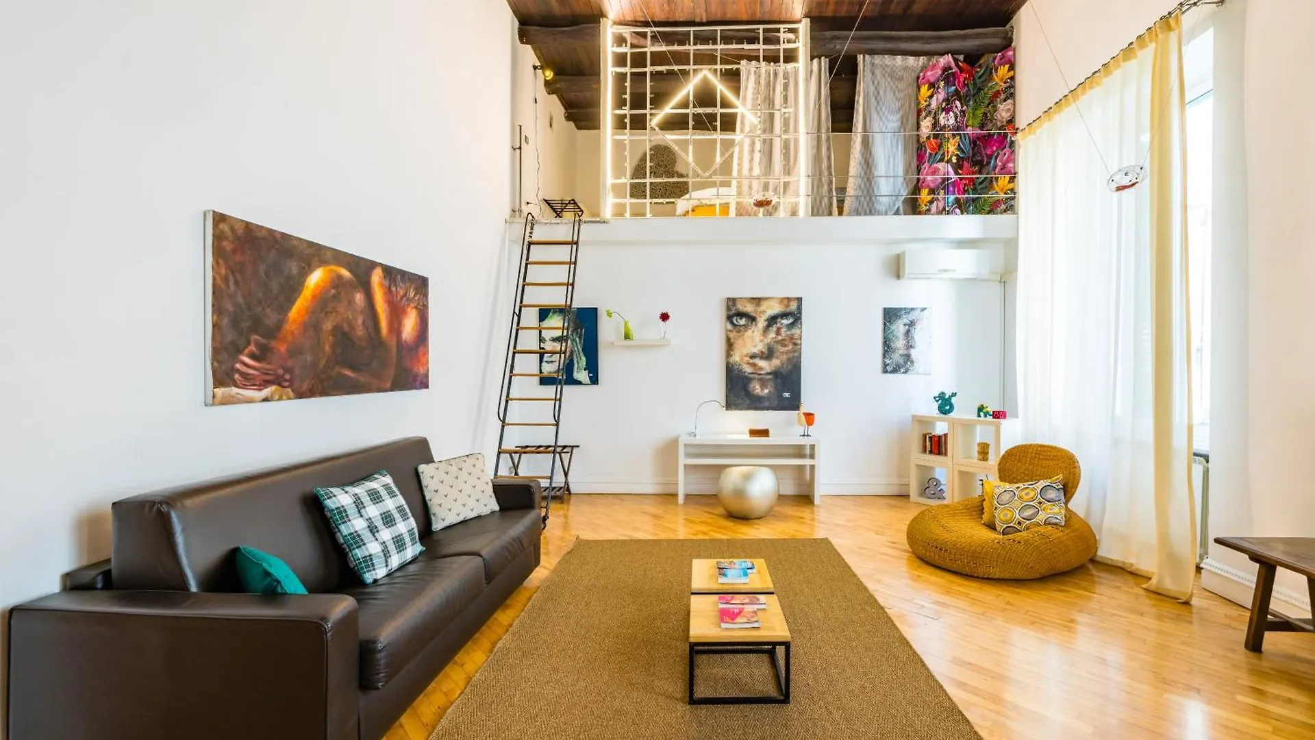 Apartment Gorgeous Loft By Napoliapartments Italy
