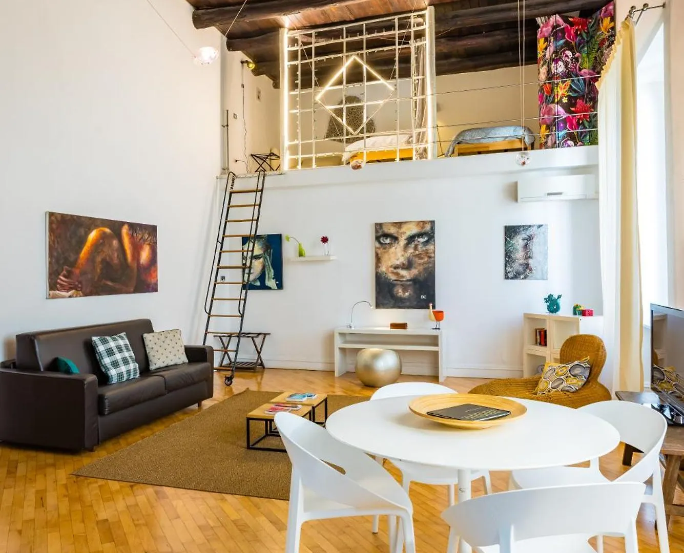 Gorgeous Loft By Napoliapartments Italy